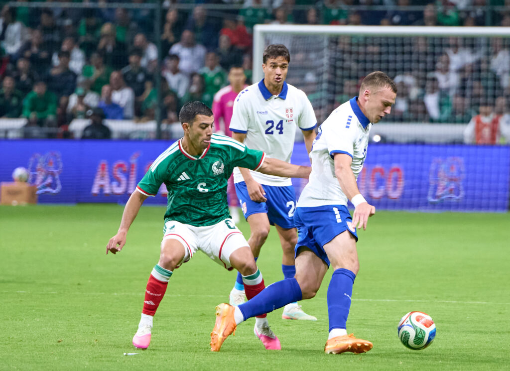 México se despide de su gira con Goleada de 5-1 contra Serbia, Raúl Jiménez vuelve al gol.